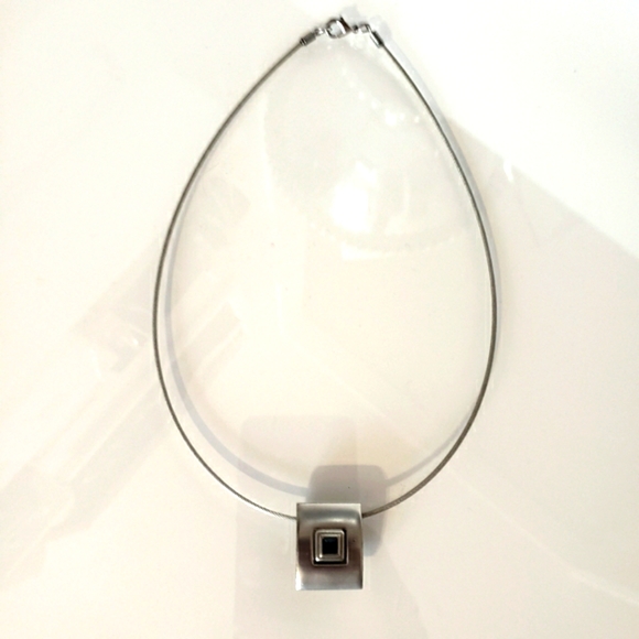 Stainless Steel Choker Blue Stone Wire Covered In Flexible Soft Coating Luxury - Picture 2 of 10